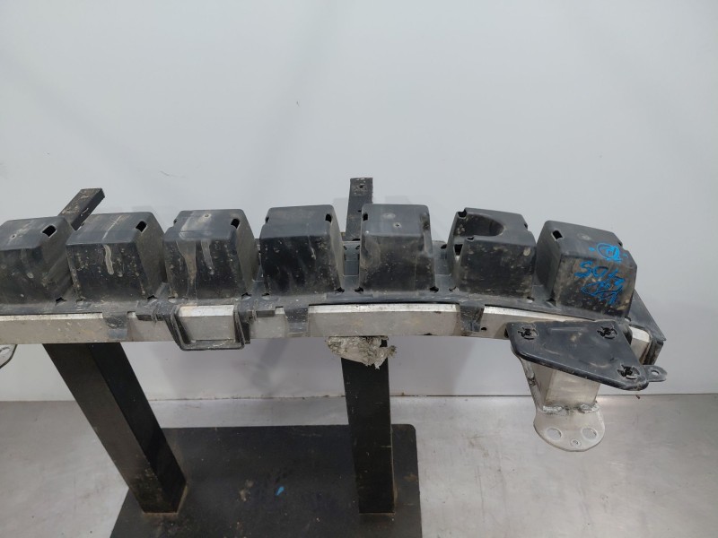 Recambio de refuerzo paragolpes delantero para jeep renegade suv referencia OEM IAM   