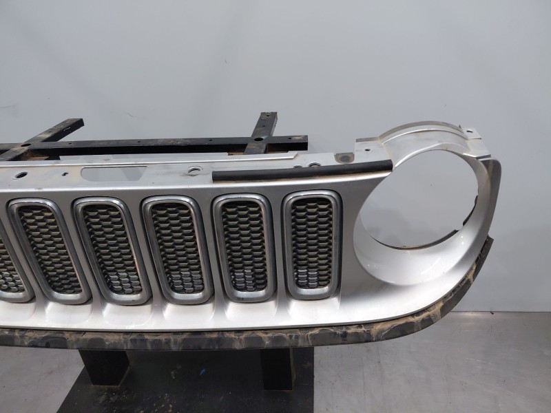 Recambio de rejilla delantera para jeep renegade suv referencia OEM IAM   