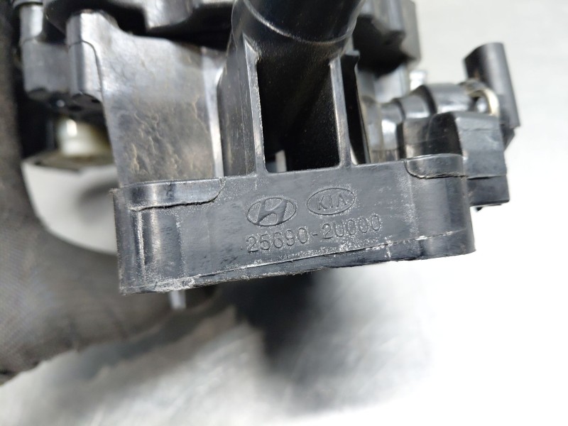 Recambio de termostato para kia ceed sportswagon hybrid referencia OEM IAM 256902U000  