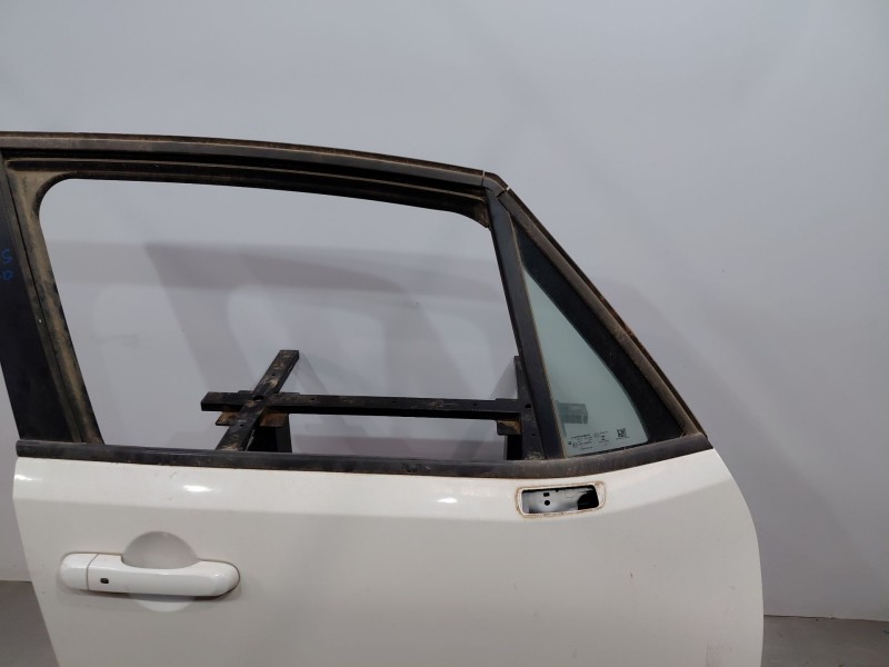 Recambio de puerta delantera derecha para jeep renegade suv referencia OEM IAM   