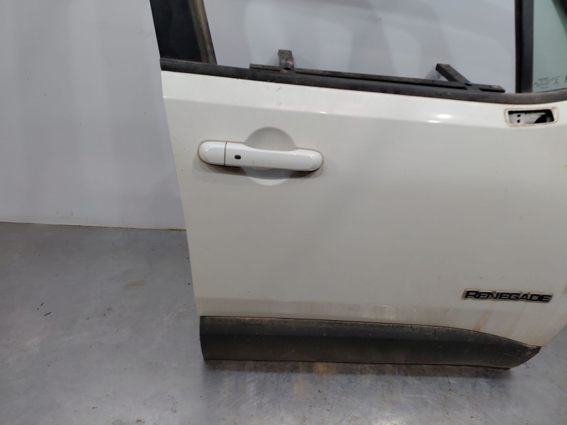 Recambio de puerta delantera derecha para jeep renegade suv referencia OEM IAM   