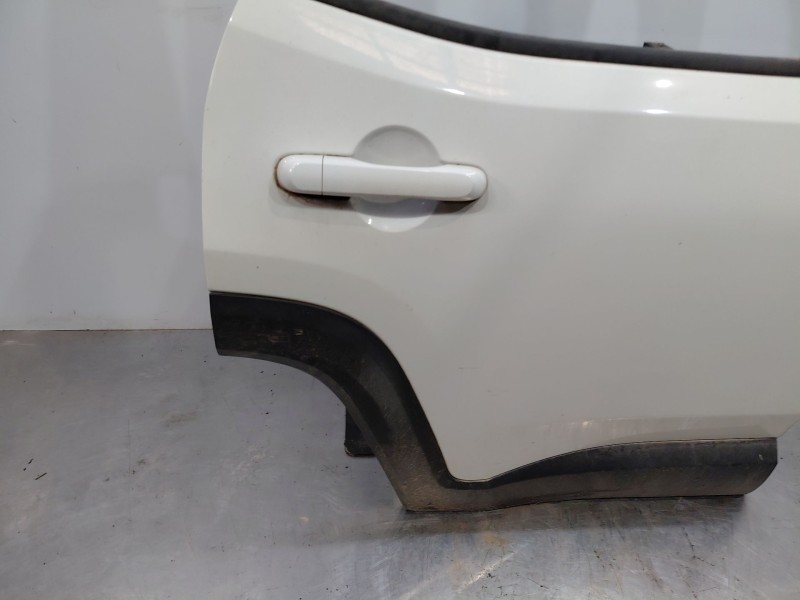 Recambio de puerta trasera derecha para jeep renegade suv referencia OEM IAM   