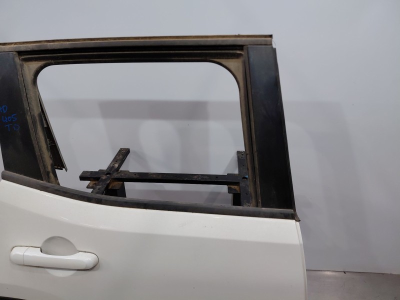 Recambio de puerta trasera derecha para jeep renegade suv referencia OEM IAM   
