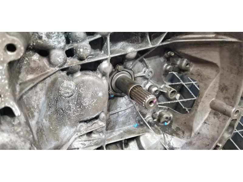 Recambio de caja cambios para peugeot bipper 1.4 hdi referencia OEM IAM 20CQ84  