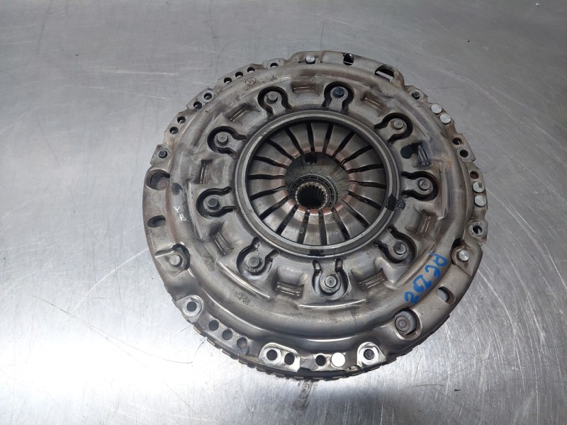 Recambio de volante motor para kia ceed tourer (cd) 1.6 crdi 115 referencia OEM IAM   