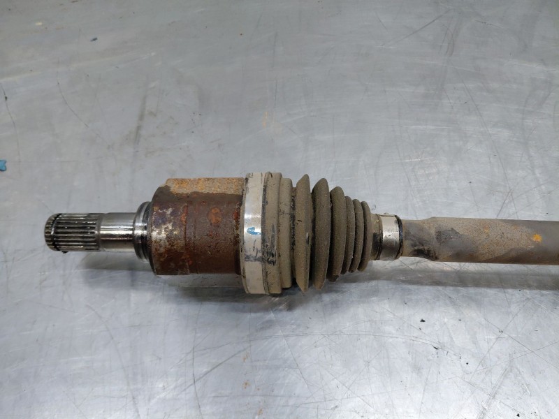 Recambio de transmision delantera derecha para kia ceed drive referencia OEM IAM 49501G4000  