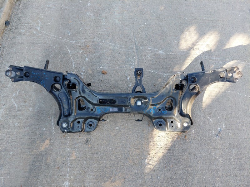 Recambio de puente delantero para volkswagen taigo life referencia OEM IAM   