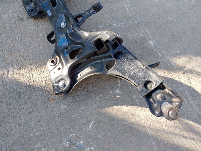 Recambio de puente delantero para volkswagen taigo life referencia OEM IAM   