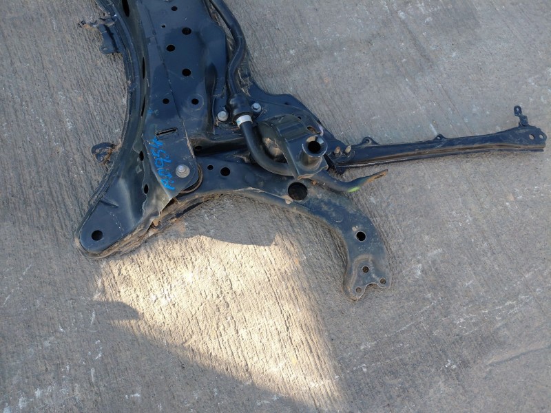 Recambio de puente delantero para toyota corolla touring sports (e21) hybrid referencia OEM IAM   