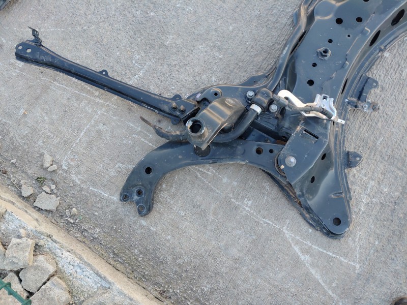 Recambio de puente delantero para toyota corolla touring sports (e21) hybrid referencia OEM IAM   