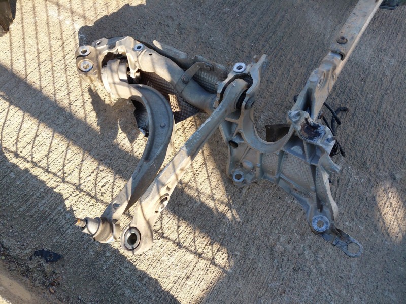 Recambio de puente delantero para audi a5 sportback (8ta) 2.0 tdi referencia OEM IAM   