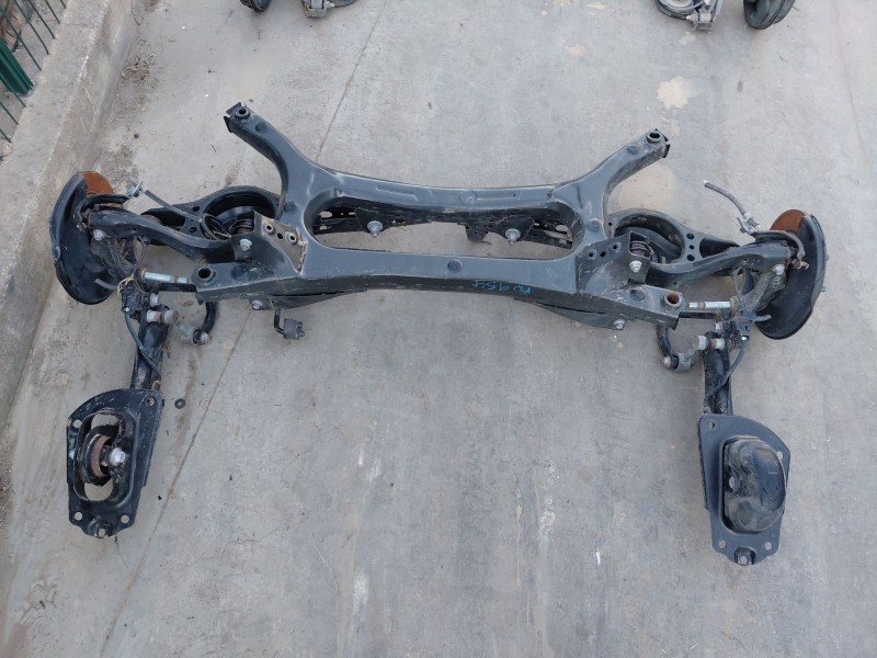 Recambio de puente trasero para toyota corolla touring sports (e21) hybrid referencia OEM IAM   