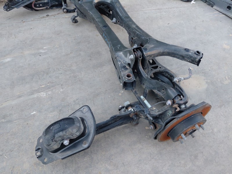 Recambio de puente trasero para toyota corolla touring sports (e21) hybrid referencia OEM IAM   