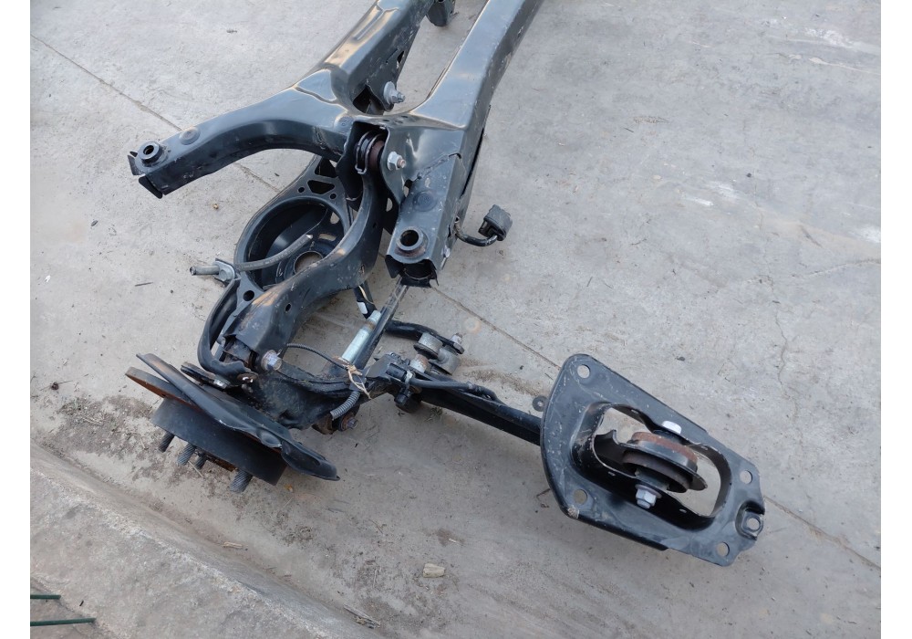 Recambio de puente trasero para toyota corolla touring sports (e21) hybrid referencia OEM IAM   