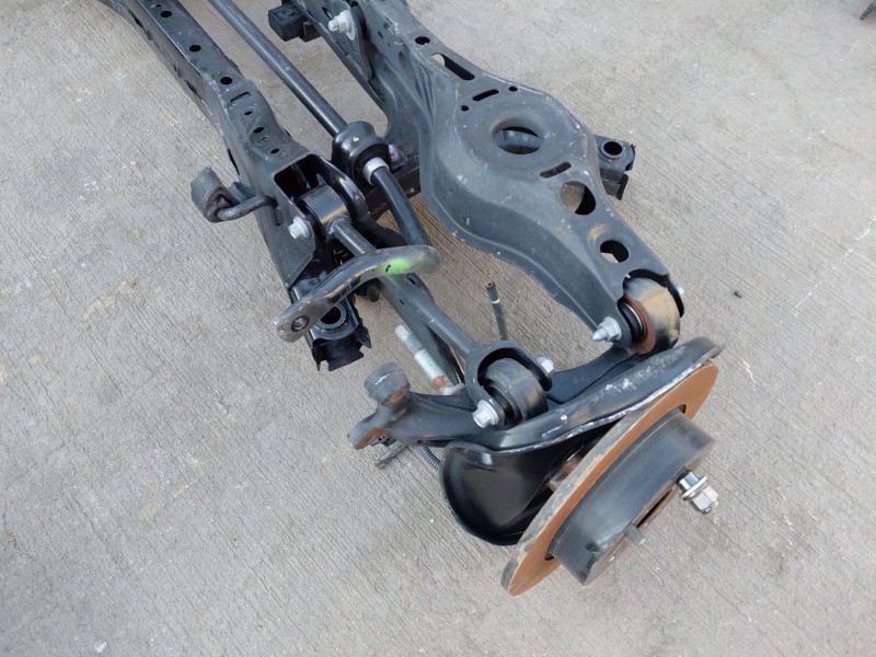 Recambio de puente trasero para toyota c-hr hybrid referencia OEM IAM   