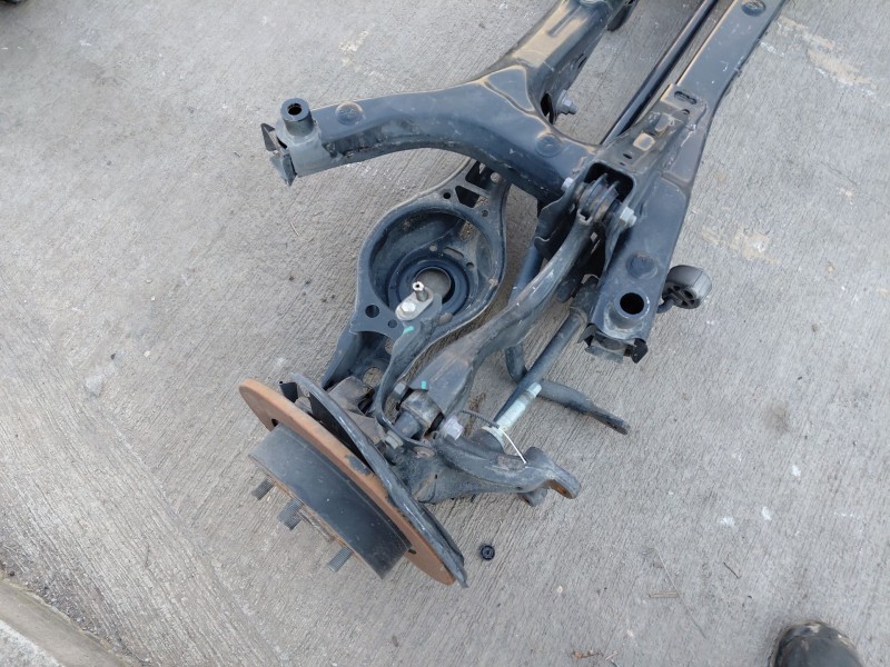 Recambio de puente trasero para toyota c-hr hybrid referencia OEM IAM   