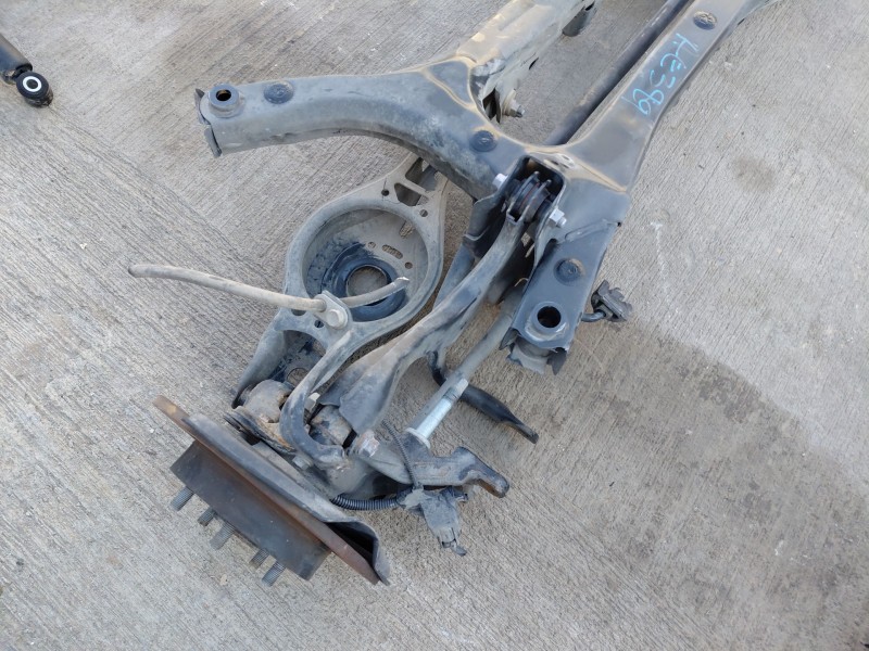 Recambio de puente trasero para toyota corolla (e21) hybrid referencia OEM IAM   