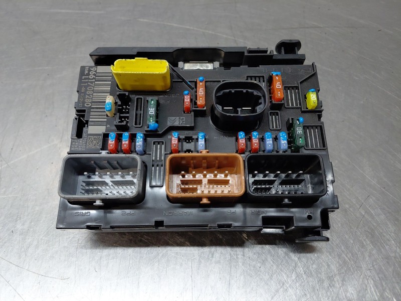Recambio de caja reles / fusibles para peugeot 207 urban referencia OEM IAM   