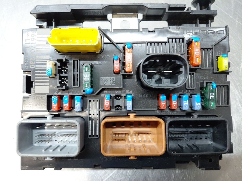 Recambio de caja reles / fusibles para peugeot 207 urban referencia OEM IAM   