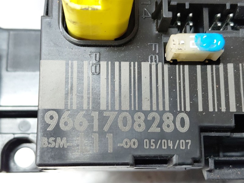 Recambio de caja reles / fusibles para peugeot 207 urban referencia OEM IAM   