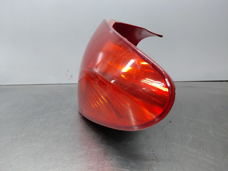 Recambio de piloto trasero derecho para peugeot 207 urban referencia OEM IAM   