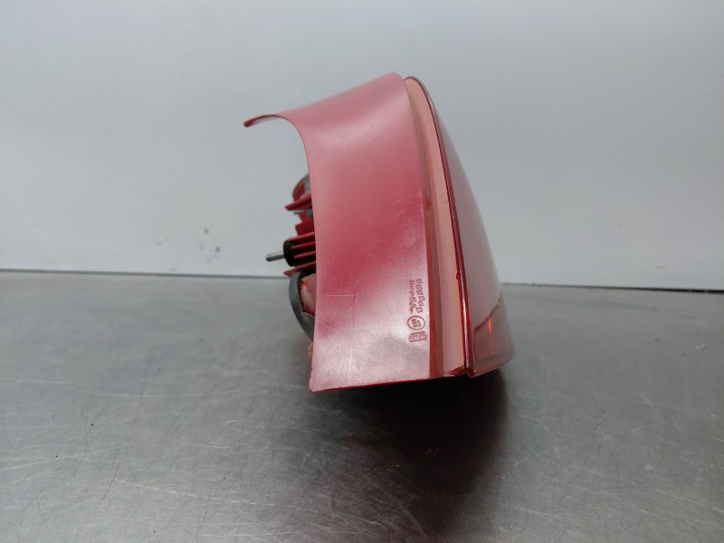 Recambio de piloto trasero derecho para peugeot 207 urban referencia OEM IAM   