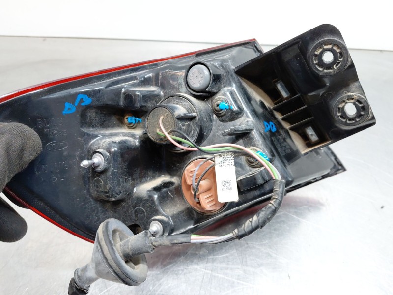 Recambio de piloto trasero derecho para kia ceed sportswagon hybrid referencia OEM IAM   