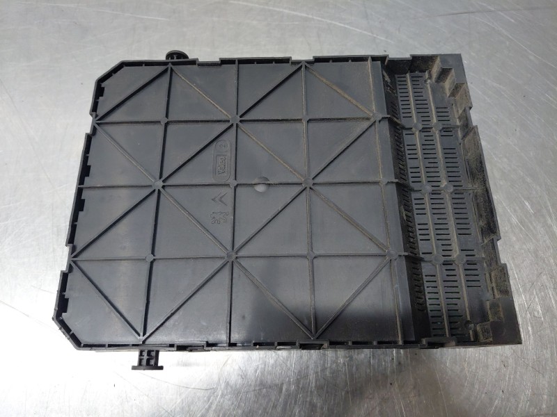 Recambio de caja reles / fusibles para citroën c2 (jm_) 1.4 hdi referencia OEM IAM   
