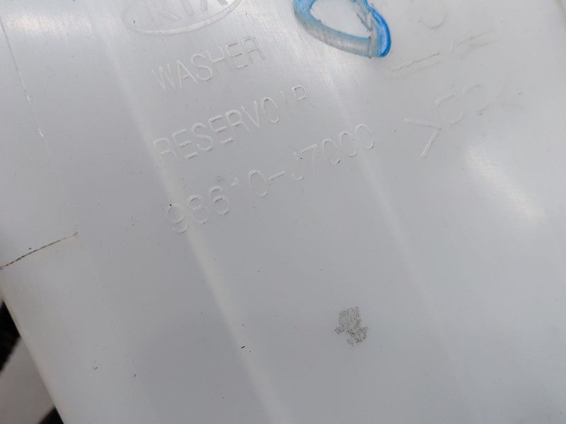 Recambio de deposito limpia para kia ceed sportswagon hybrid referencia OEM IAM   