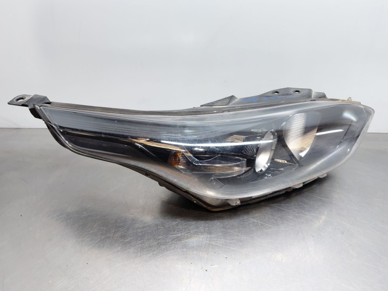 Recambio de faro derecho para kia ceed sportswagon hybrid referencia OEM IAM   