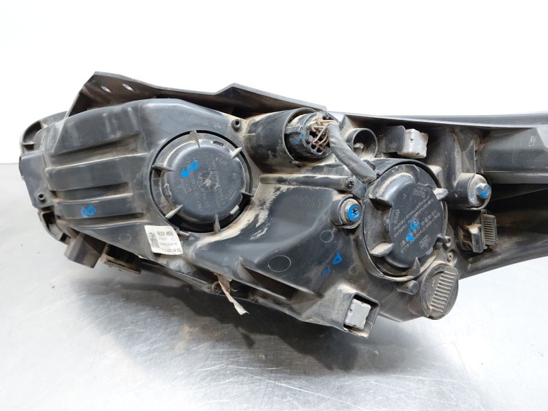 Recambio de faro derecho para kia ceed sportswagon hybrid referencia OEM IAM   