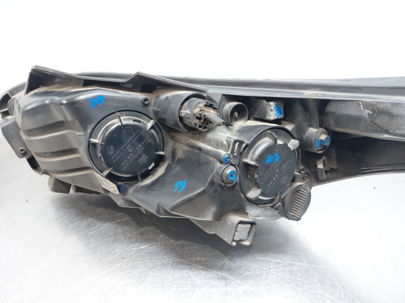 Recambio de faro derecho para kia ceed tourer (cd) 1.6 crdi 115 referencia OEM IAM 92102J7050  