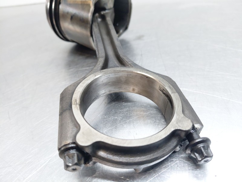 Recambio de biela para kia ceed sportswagon hybrid referencia OEM IAM 235102U000  