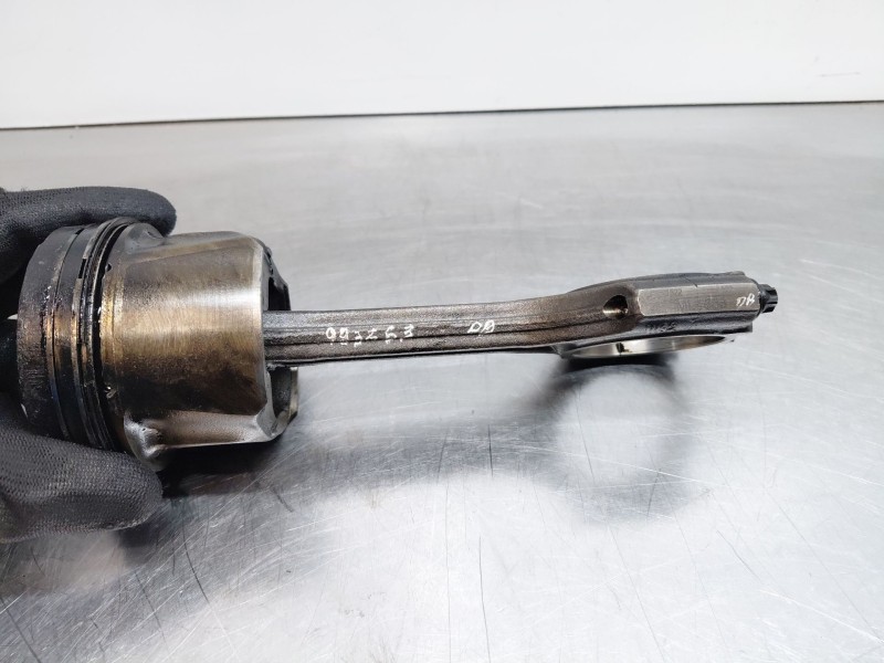 Recambio de biela para kia ceed sportswagon hybrid referencia OEM IAM 235102U000  