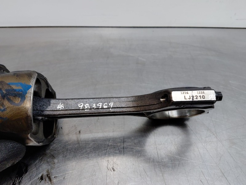 Recambio de biela para kia ceed sportswagon hybrid referencia OEM IAM 235102U000  