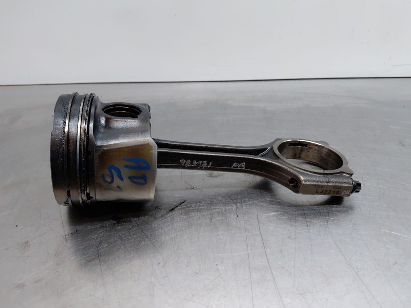 Recambio de biela para kia ceed sportswagon hybrid referencia OEM IAM 235102U000  