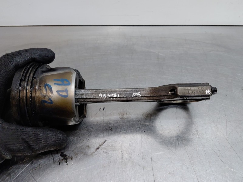 Recambio de biela para kia ceed sportswagon hybrid referencia OEM IAM 235102U000  