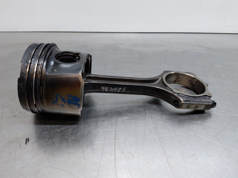 Recambio de biela para kia ceed sportswagon hybrid referencia OEM IAM 235102U000  