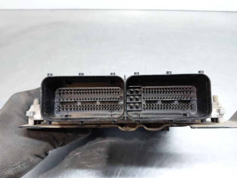 Recambio de centralita motor uce para kia ceed sportswagon hybrid referencia OEM IAM 391992U100  