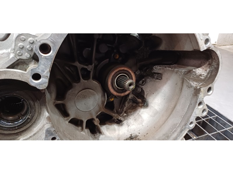 Recambio de caja cambios para hyundai kona klass 2wd referencia OEM IAM 430003D804  