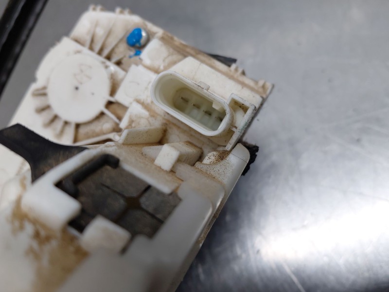 Recambio de cerradura puerta delantera derecha para jeep renegade suv referencia OEM IAM   