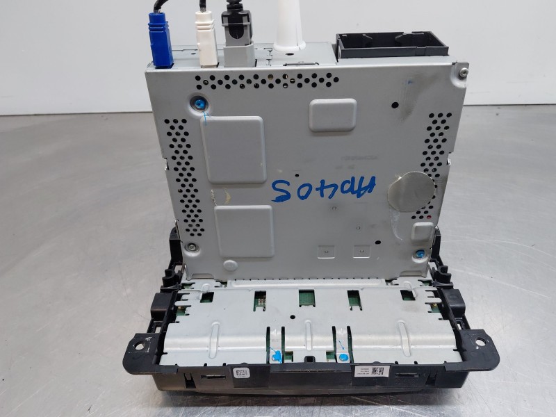 Recambio de sistema audio / radio cd para jeep renegade suv referencia OEM IAM   