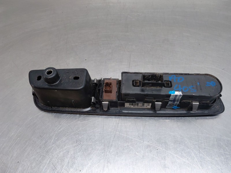 Recambio de mando elevalunas delantero izquierdo para jeep renegade suv referencia OEM IAM   