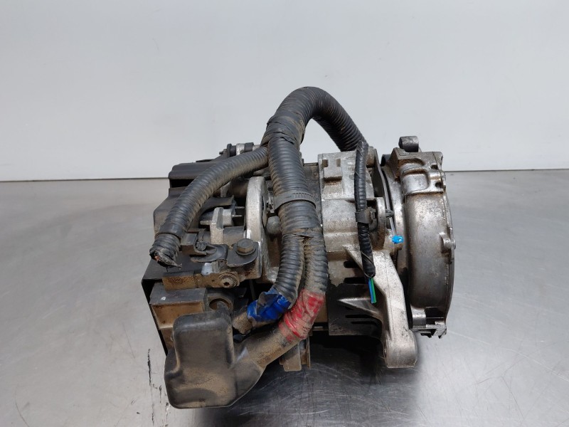 Recambio de alternador para kia ceed sportswagon hybrid referencia OEM IAM 363002U100  