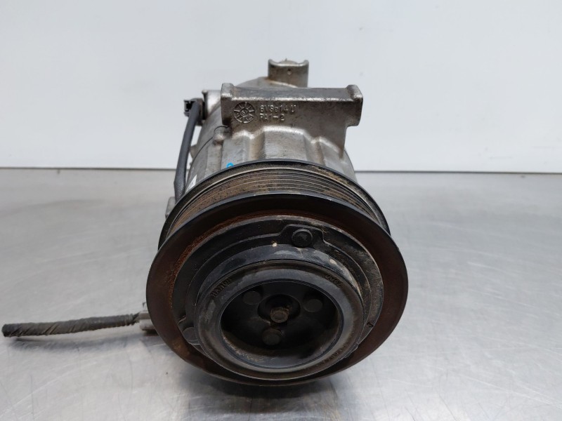 Recambio de compresor aire acondicionado para kia ceed sportswagon hybrid referencia OEM IAM 97701J7400  