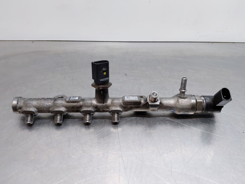 Recambio de rampa inyectora para kia ceed sportswagon hybrid referencia OEM IAM 314002U200  