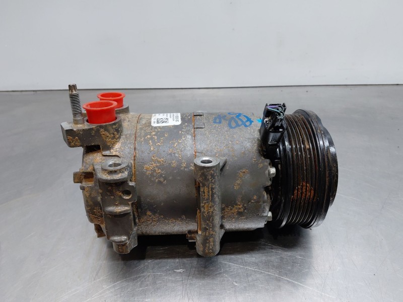 Recambio de compresor aire acondicionado para ford fiesta (ccn) confort referencia OEM IAM   