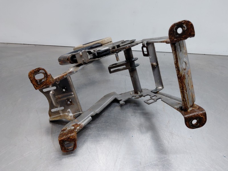 Recambio de palanca freno de mano para chevrolet captiva 4wd referencia OEM IAM   