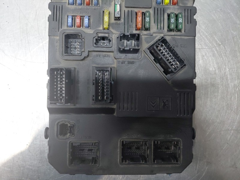 Recambio de caja reles / fusibles para citroën c2 (jm_) 1.4 hdi referencia OEM IAM   
