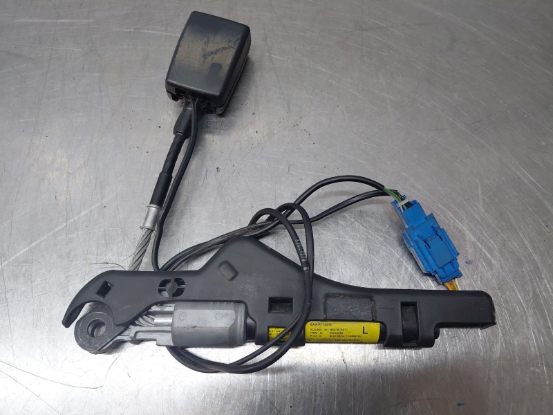Recambio de enganche del cinturon delantero izq para citroën c2 (jm_) 1.4 hdi referencia OEM IAM   
